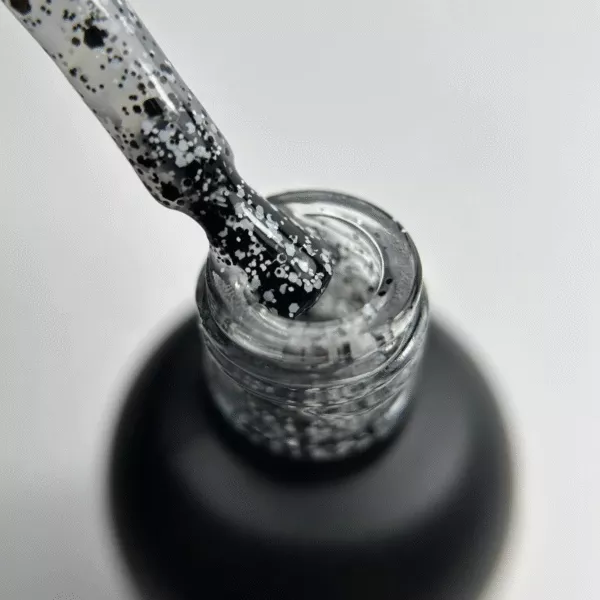 טופ מאט ללא נטרול KOYO Top Matte Sparkles 02 – פתיתים שחור-לבן (20 מ״ל)