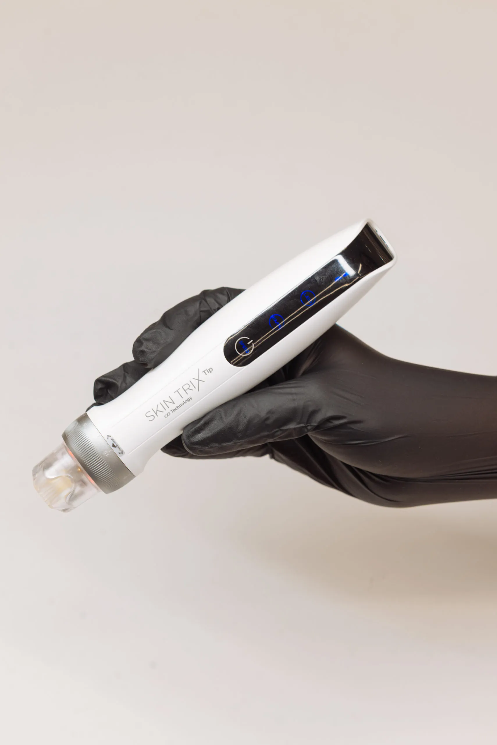 מכשיר מיקרונידלינג מקצועי SKINTRIX TIP 4-in-1